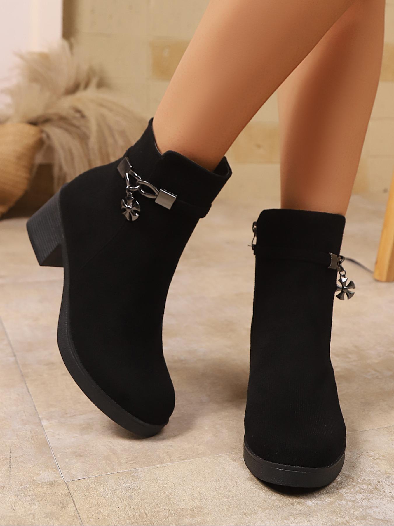 Vintage high-heeled short boots for women in plus size, metal buckle decoration, classic suede ankle boots, work boots, suitable for various occasions, Winter warm boots