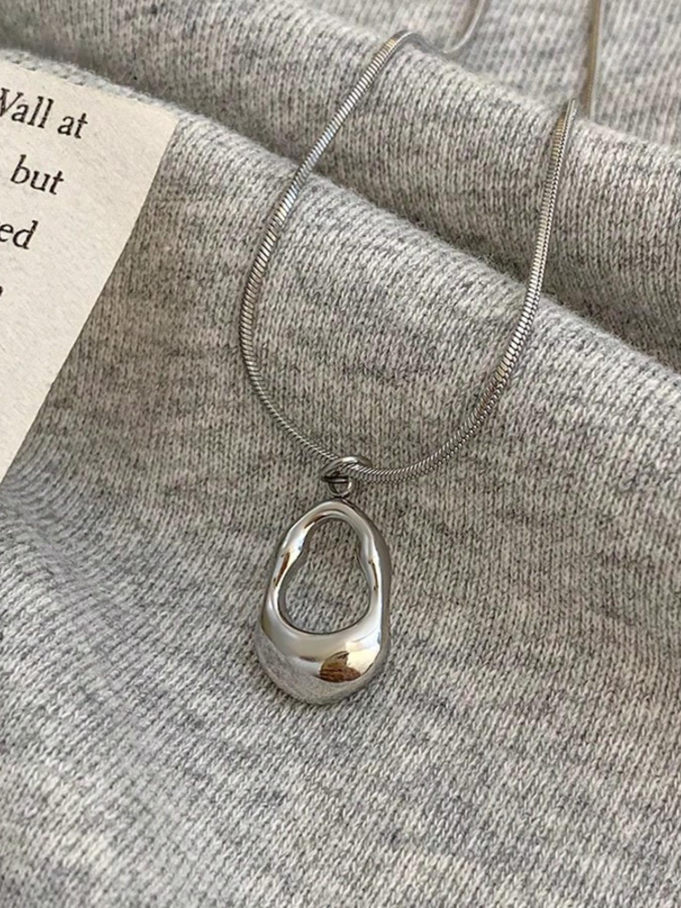 French Simple Daily Commute Versatile Irregular Hollow Water Drop Pendant Stainless Steel Necklace, Unisex Fashion Design Jewelry, Minimalist Necklace, Daily Wear Necklace, Dainty Fashion Jewelry