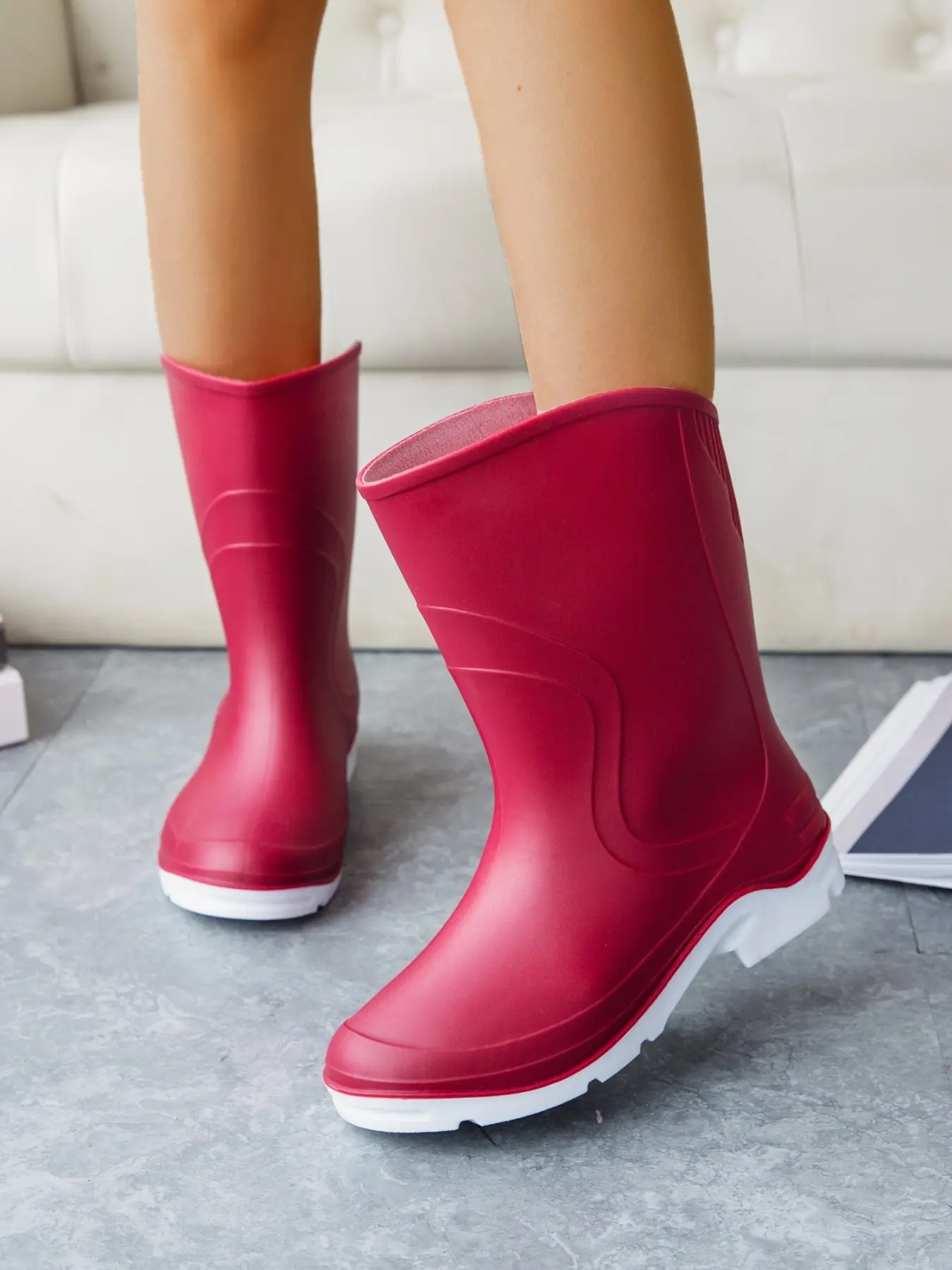Style Plain Color Women's Mid-Calf Rain Boots, Waterproof Anti-Slip Thick Sole, Comfortable Soft Rubber Shoes for All Seasons