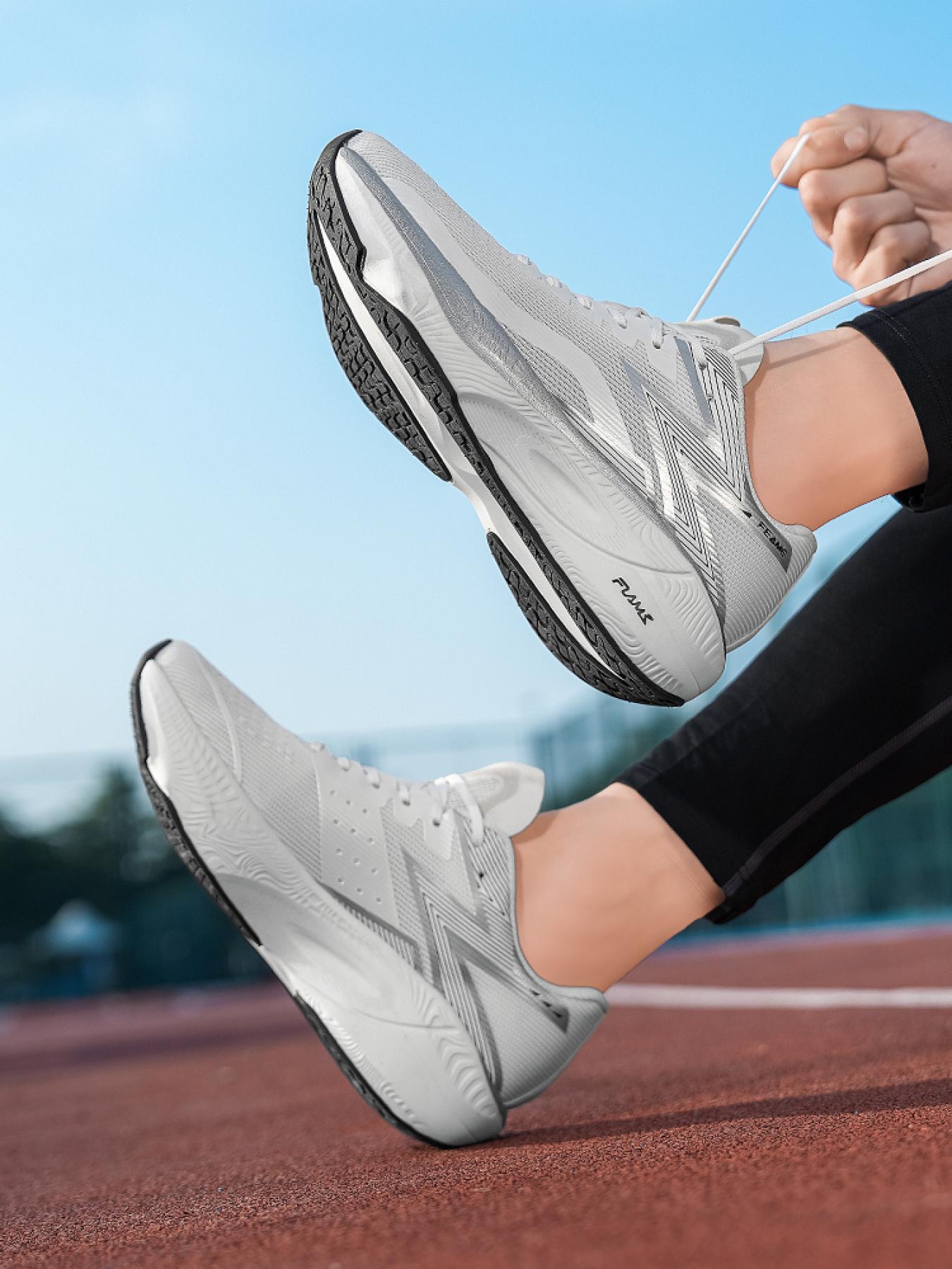 Unisex Lightweight Running Shoes: Flyknit Mesh Material, All-Season Breathable Casual Shoes