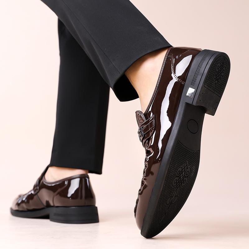 Men Loafers with PU Embossed Pattern Fashionable  Classic Business Dress Shoes