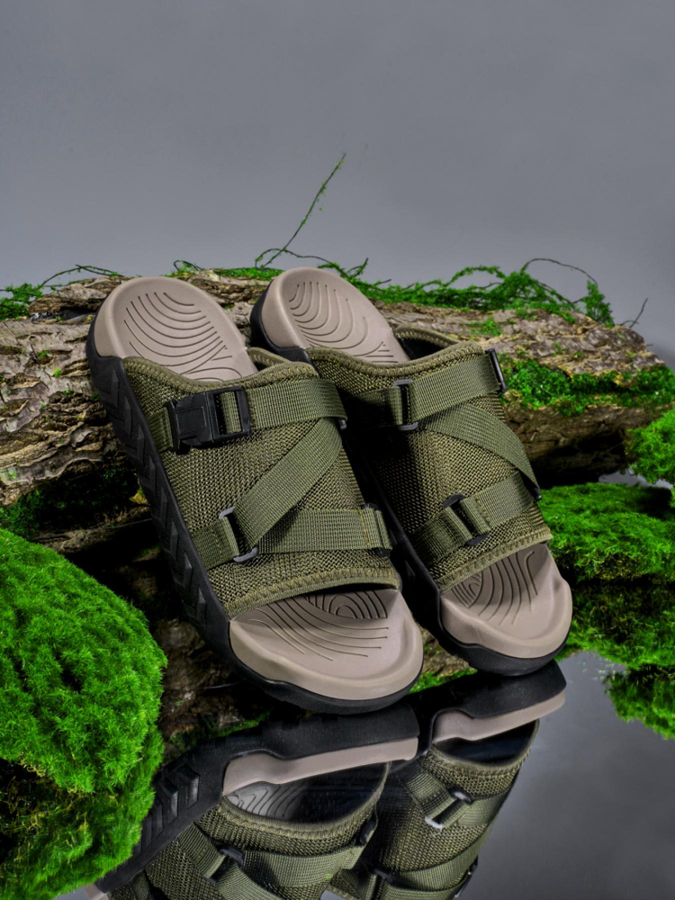 Men's Solid Color Mesh Double Buckle Flip-Flops Thick-Soled Non-Slip Outdoor Sandals Breathable Casual Beach Slippers