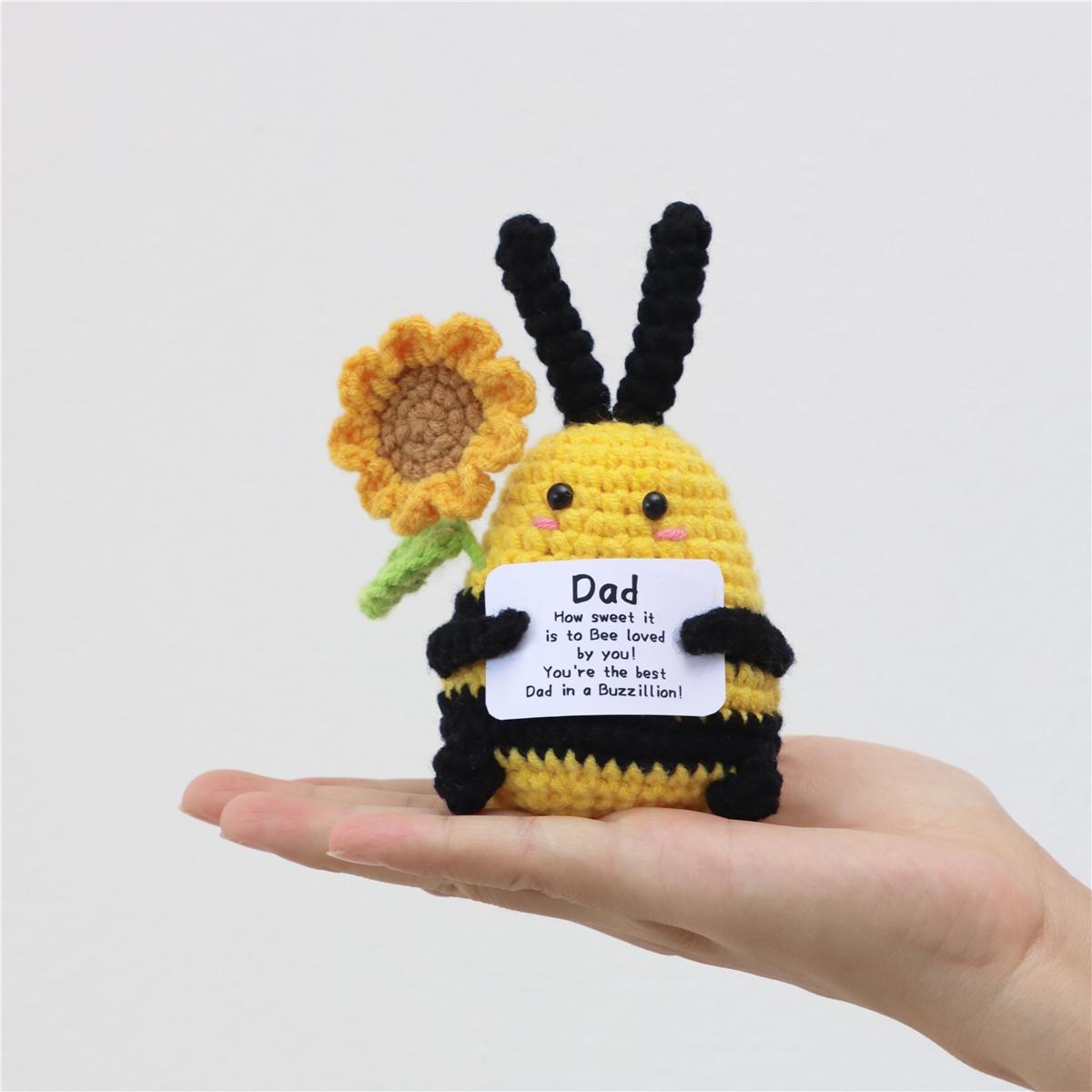 Handmade Crochet Bee Ornament, Cute Gift for Teachers' Day, Mother's Day, Father's Day, Perfect Small Present, Unique Handcrafted Decor, Handmade Crochet Figure