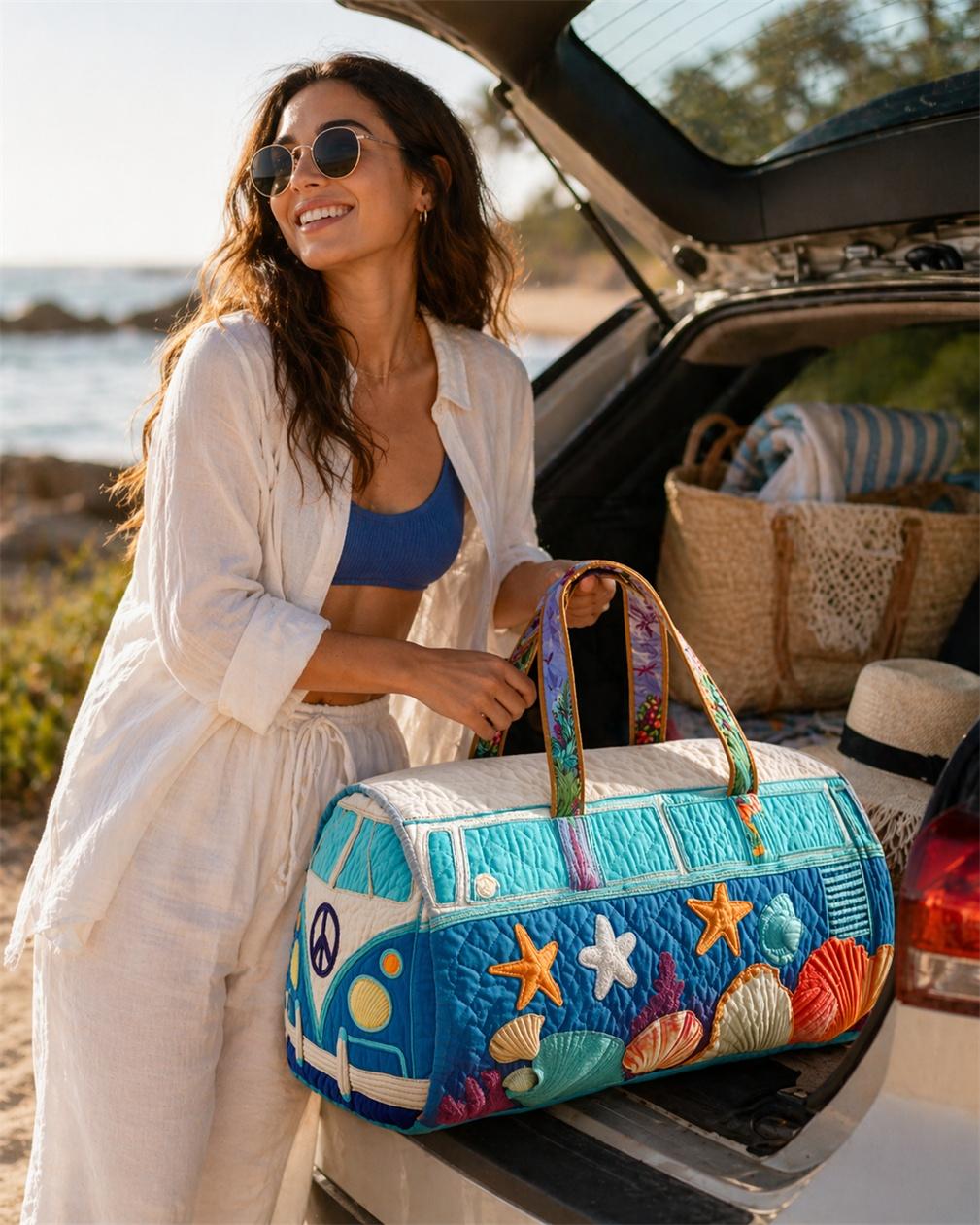 Women's Beachy Patchwork Weekender Bag, Coastal Camper Quilted Duffel, Large Capacity Overnight Tote for Travel, Resort, Pool and Daily Carry