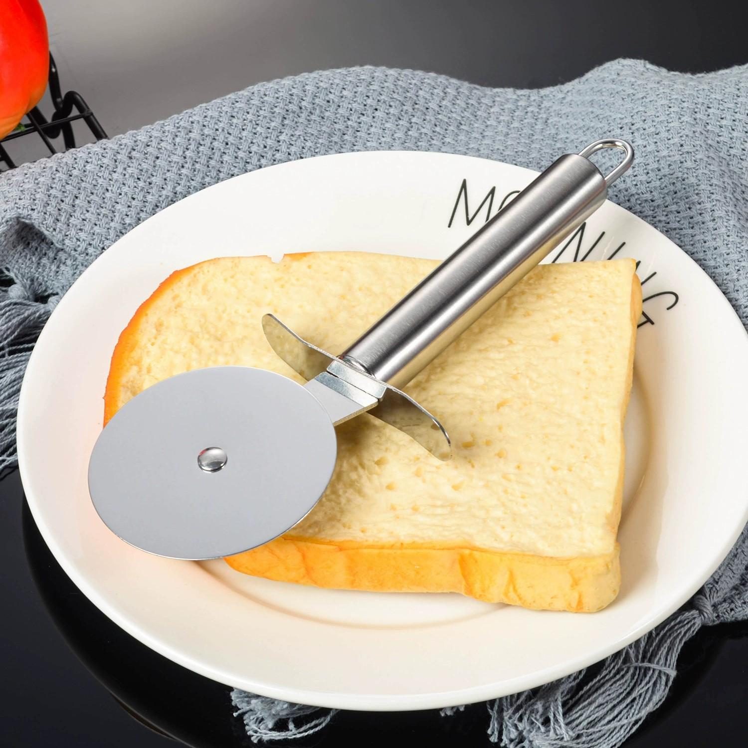 Stainless Steel Pizza Cutter, Sharp Rotating Blade, Ergonomic Non-Stick Handle, Easy Cutting for Pizza, Cheese, Dough, 1pcs