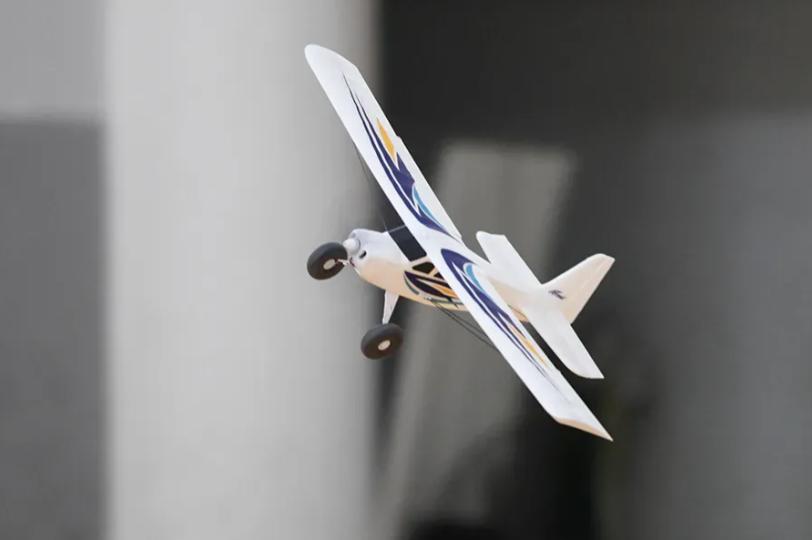 Arrows Pioneer 620mm RTF (Aircraft suitable for beginners，RTF = plane, remote, battery, battery charger）