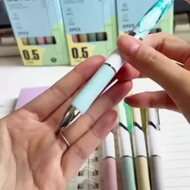 3-Pack Retractable Ballpoint Pens, Smooth Water-Based Ink, Durable Design, Ideal for School, Office, Home Use, Lightweight and Portable