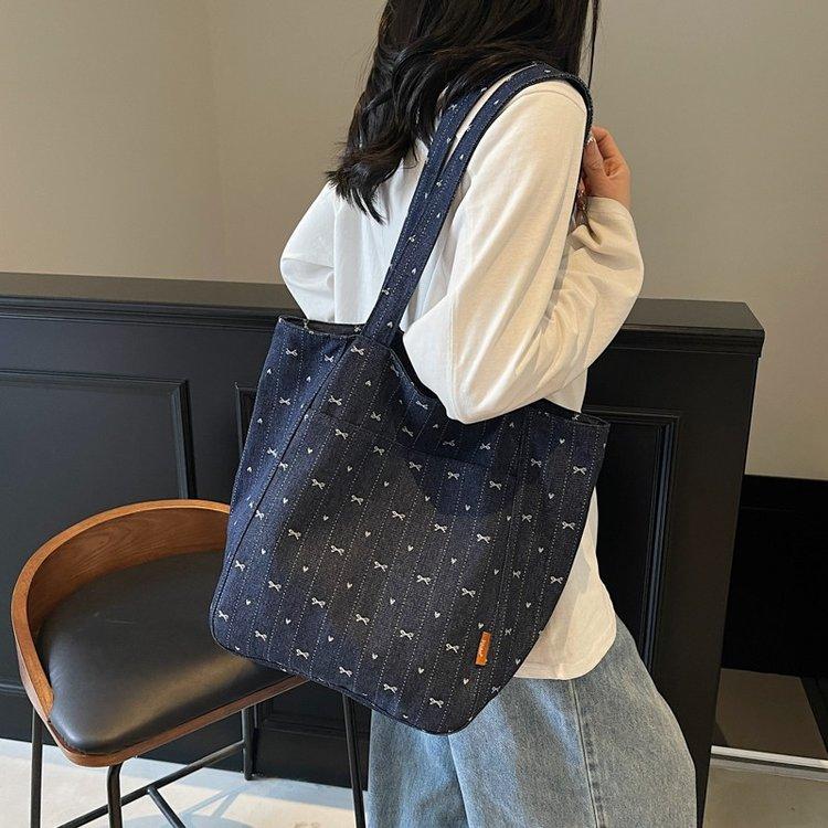 2026 New Versatile Large Capacity Tote Bag for Women, Waterproof Nylon Shoulder Bag, Ideal for Commuting, School, Shopping