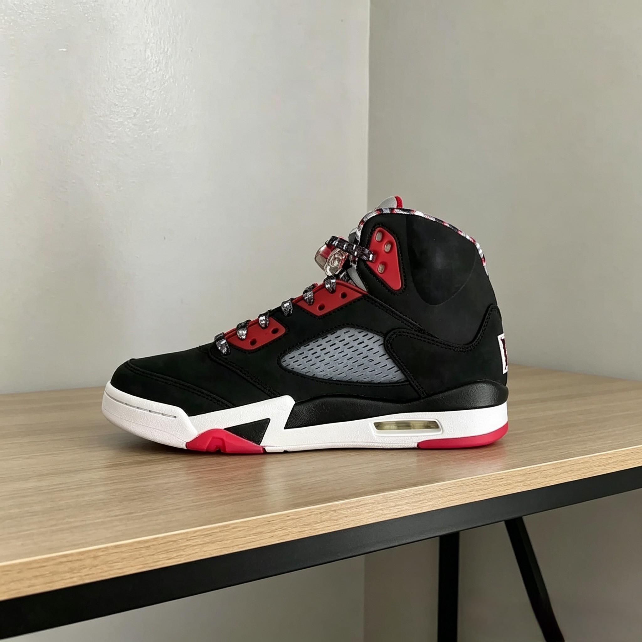 Ice Blue Retro High Top Basketball Shoes Men Women 90s Vintage Suede Upper Shark Tooth Design Air Cushion Streetwear Sneakers 2025 Absolutely! Enhances air circulation, prevents sweaty feet Excellent grip, long-lasting durability Premium Ic