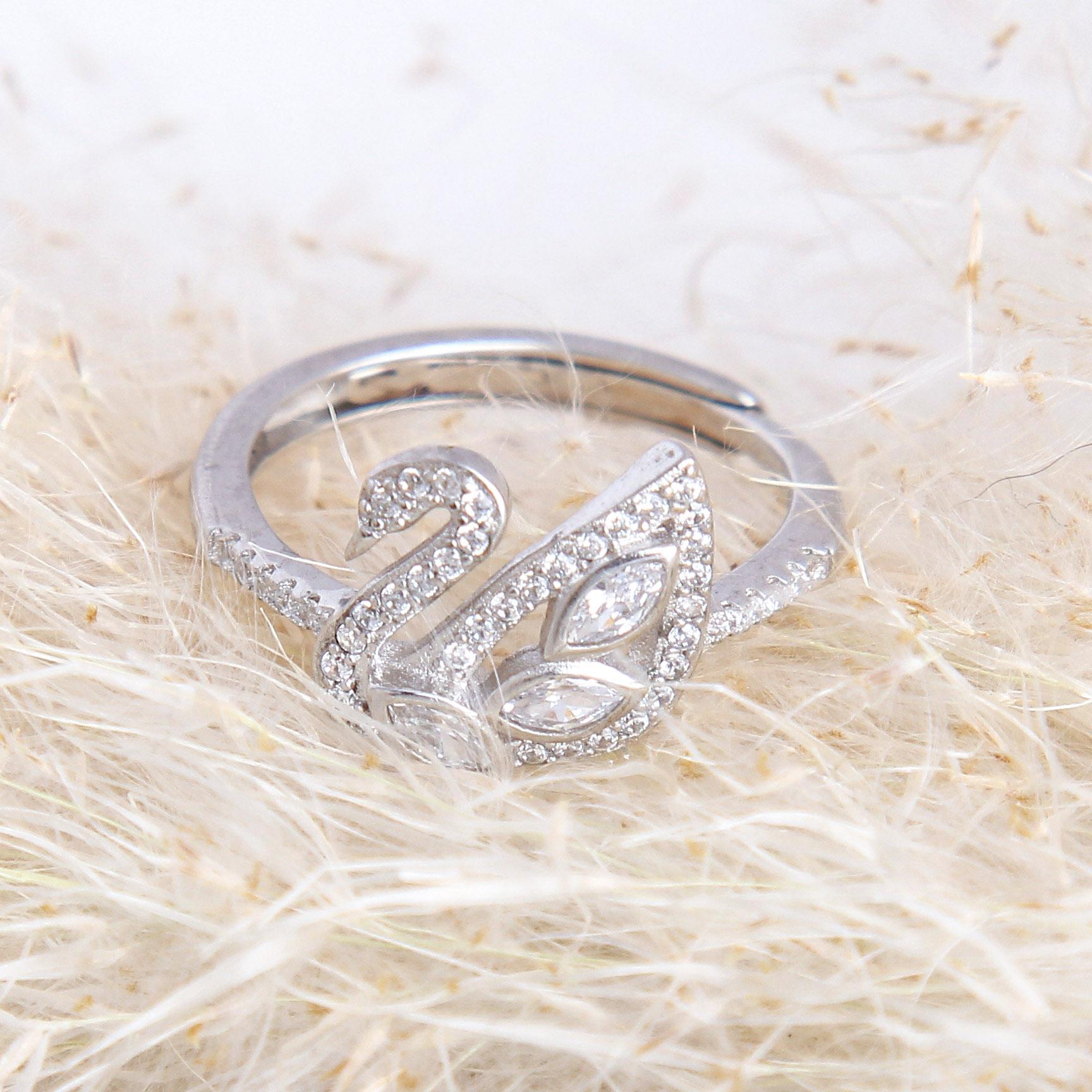 S925 Sterling Silver Swan Charm Ring - Hollow Design with Pavé-Set Sparkling Zirconia, Elegant and Dazzling Statement Ring for Women
