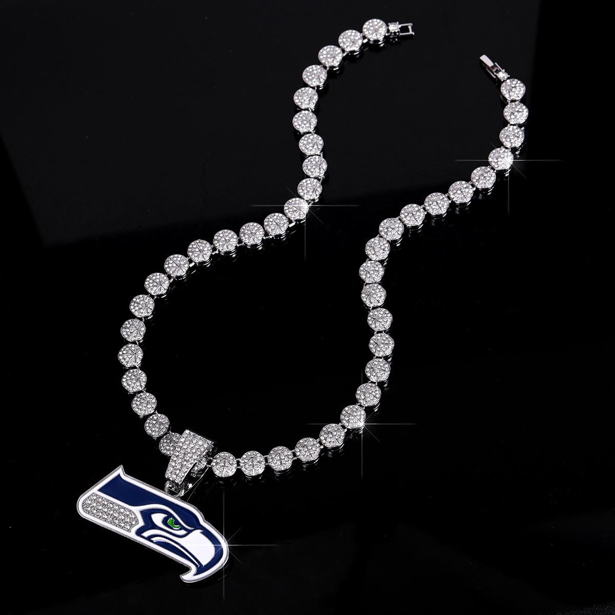 Hot-selling personalized hip-hop oil-drip NFL football team pendant necklace, alloy full-diamond round diamond necklace