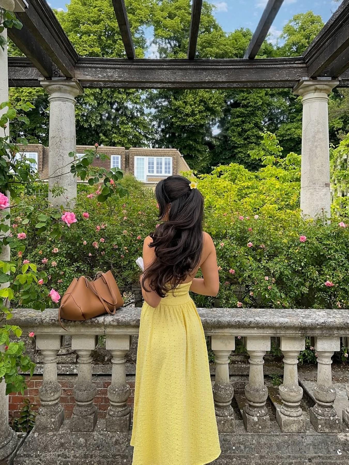 Fashion Casual Vacation Style Backless Waist Cinched Long Dress, Sleeveless Fitted Midi Dress, Elegant Plain Design