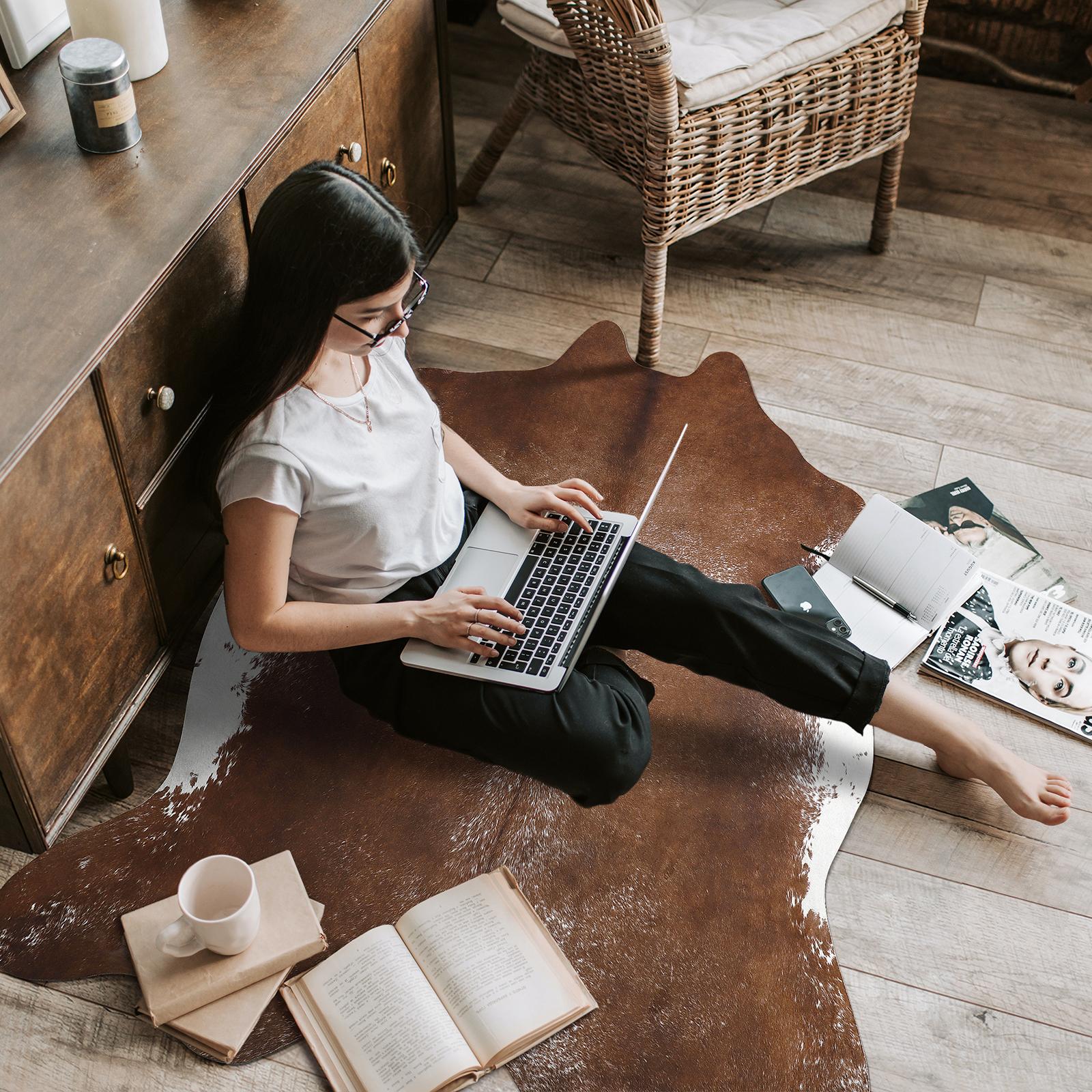 LOCHAS Premium 100% Polyester Cowhide Rug Western Style Animal Print Faux Fur Soft Comfortable Durable Easy to Clean Decor for Bedroom Living Room