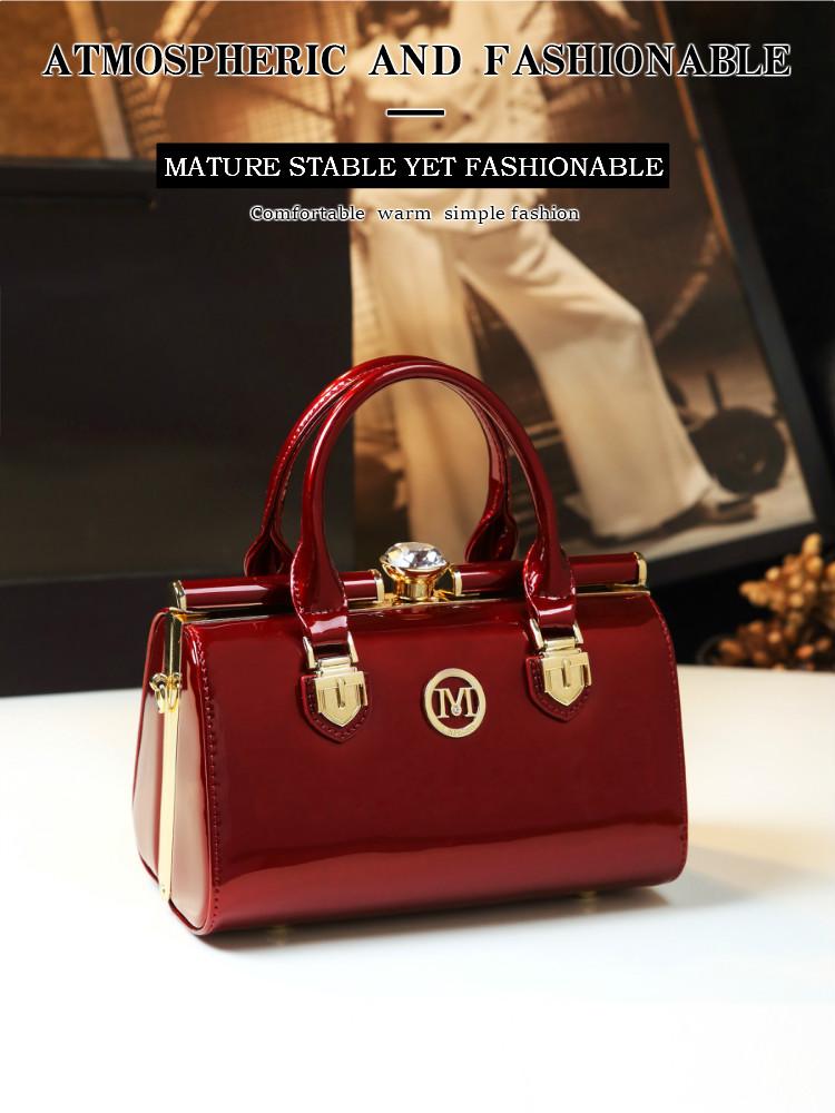 Elegant Matte Finish Handbag, Fashion Lock Closure Boston Bag, Vintage Style Commuter Crossbody Small Bag, Women's Stylish Shoulder Purse