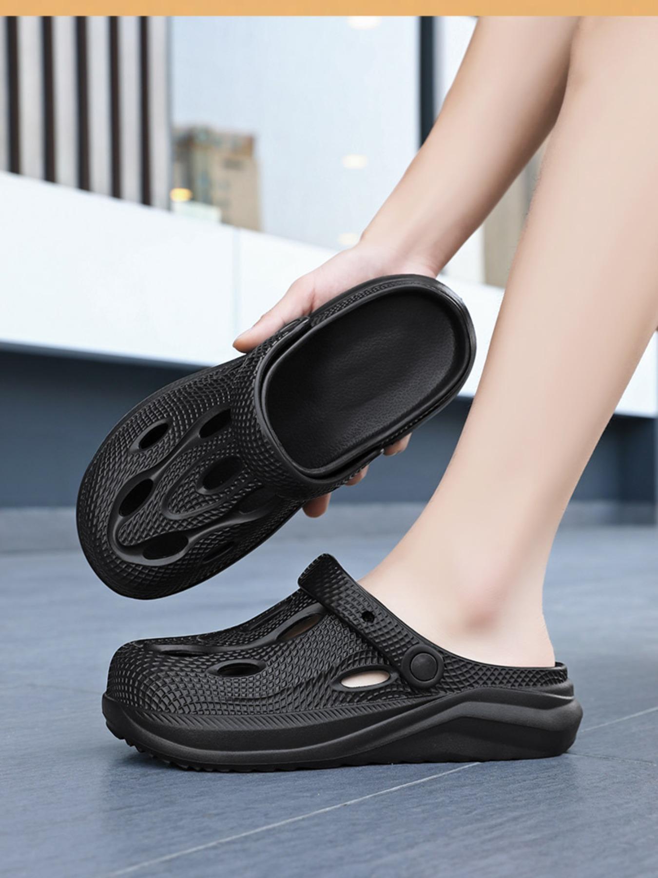 New Summer Style for Men, Casual Clogs for Students, Ultra-light, Soft and Elastic, Breathable, Dual-use for Beach and Bathroom, Wear-resistant, Non-slip, Two-way Wearable Closed-toe Sandals