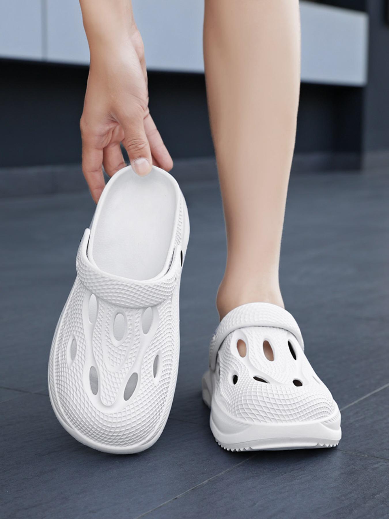 New Summer Style for Men, Casual Clogs for Students, Ultra-light, Soft and Elastic, Breathable, Dual-use for Beach and Bathroom, Wear-resistant, Non-slip, Two-way Wearable Closed-toe Sandals