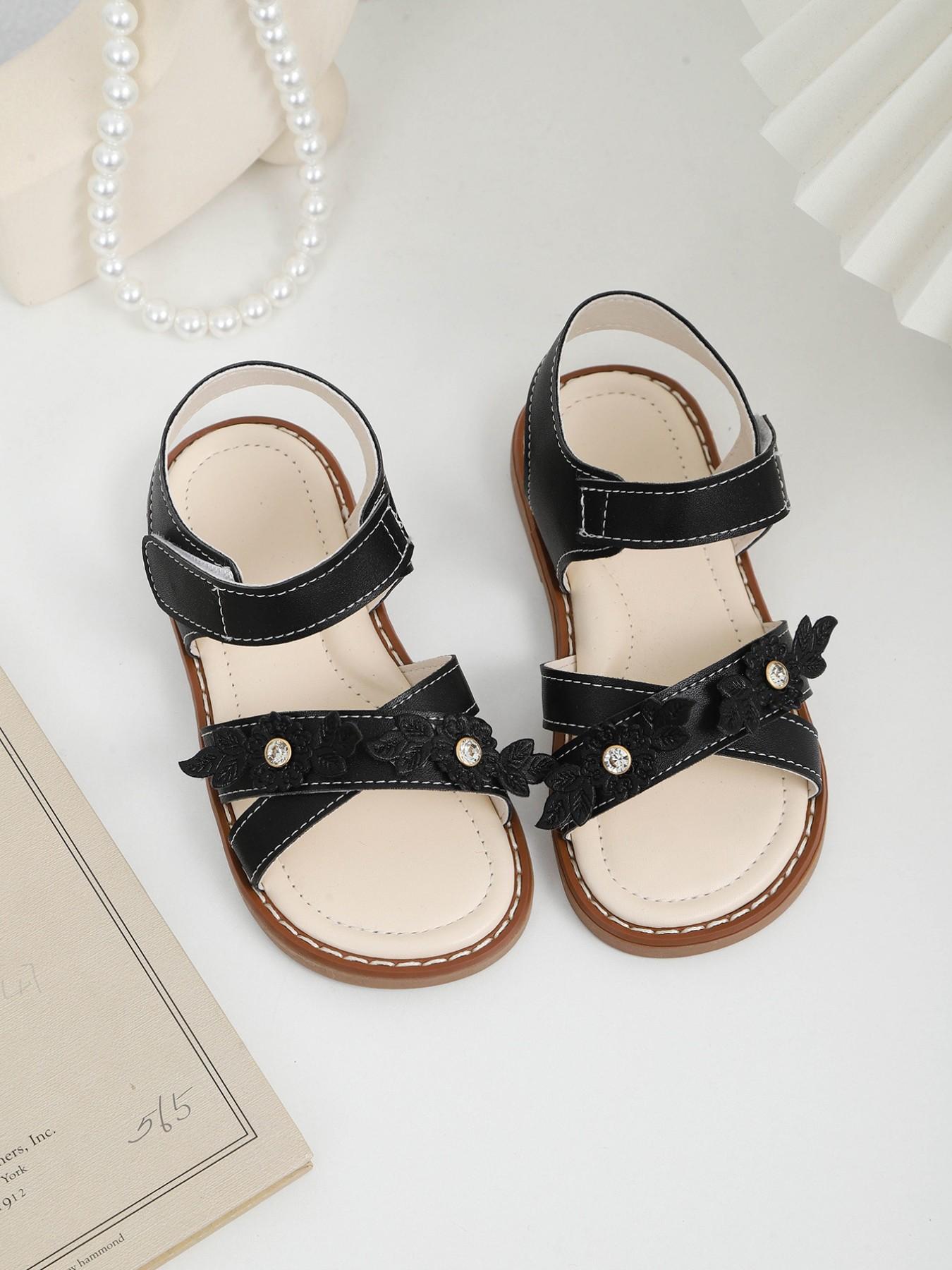 2026 Summer New Girls' Cross Strap Sandals, Child 3D Leaf Decoration Princess Shoes, Soft Sole Beach Sandals for School