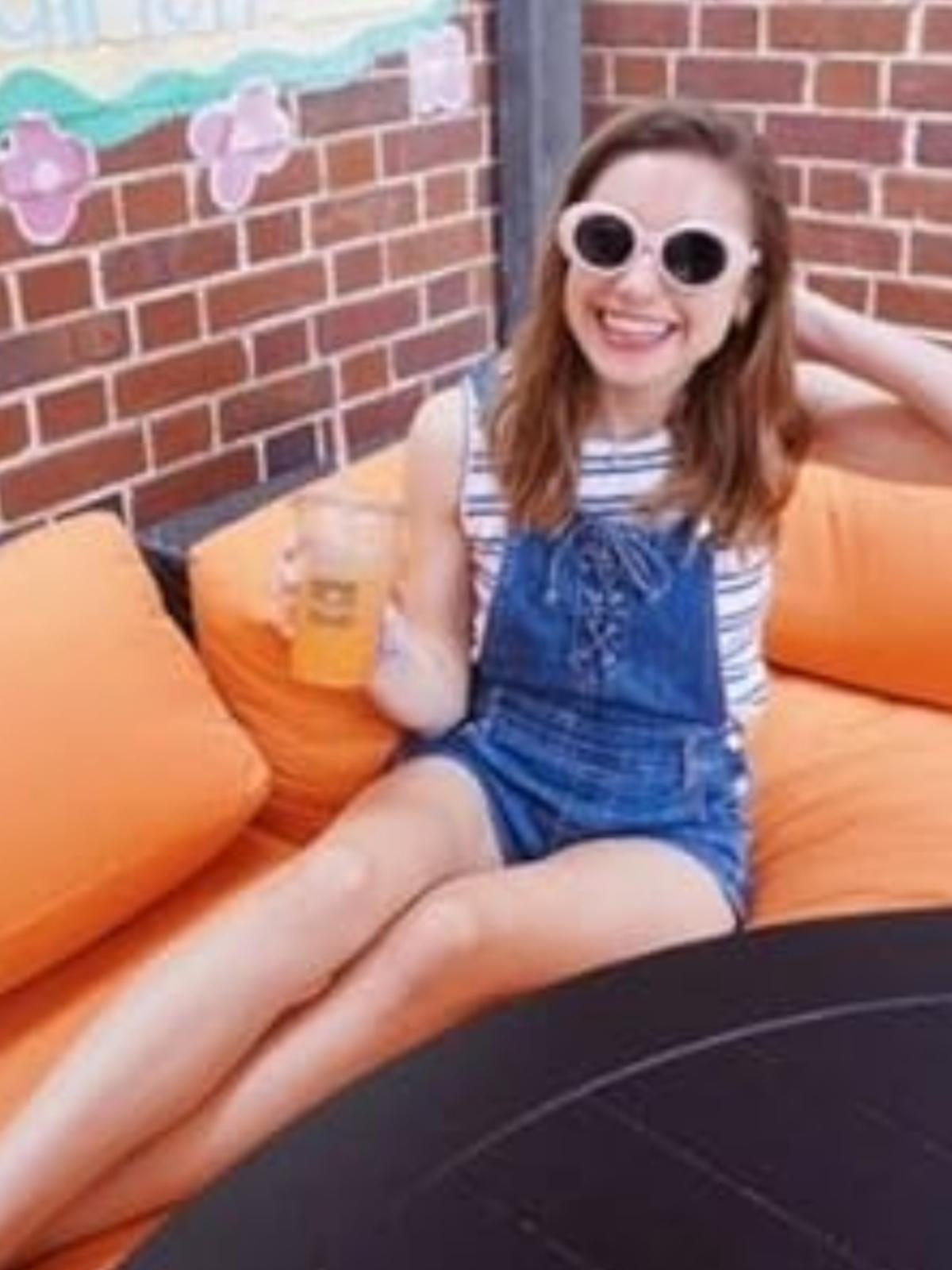 FEISEDY White Clout Goggles Sunglasses Women Men Retro Oval Sunglasses Girls Boys Sunglasses B2253