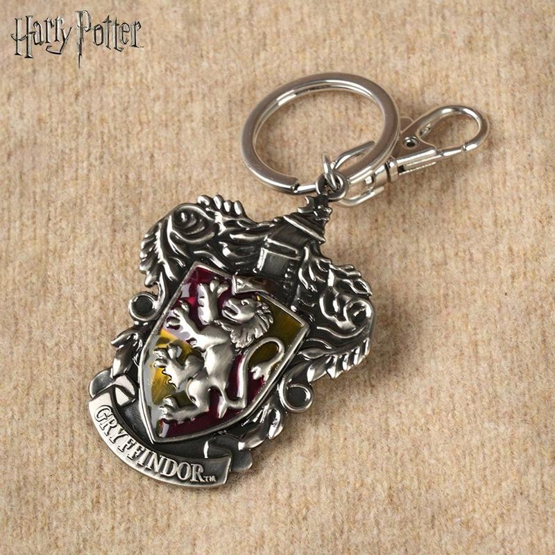 1PC WB Officially Liscend Harry Potter Slytherin Ravenclaw Gryffindor Hogwarts Hufflepuff Key Chain Cool Cartoon Decorative Colorful Key Ring For Clothes Bag Backpack Hats Band Lapel Fun Collectible Metal Key Chain Accessory Party Supplies Birthday