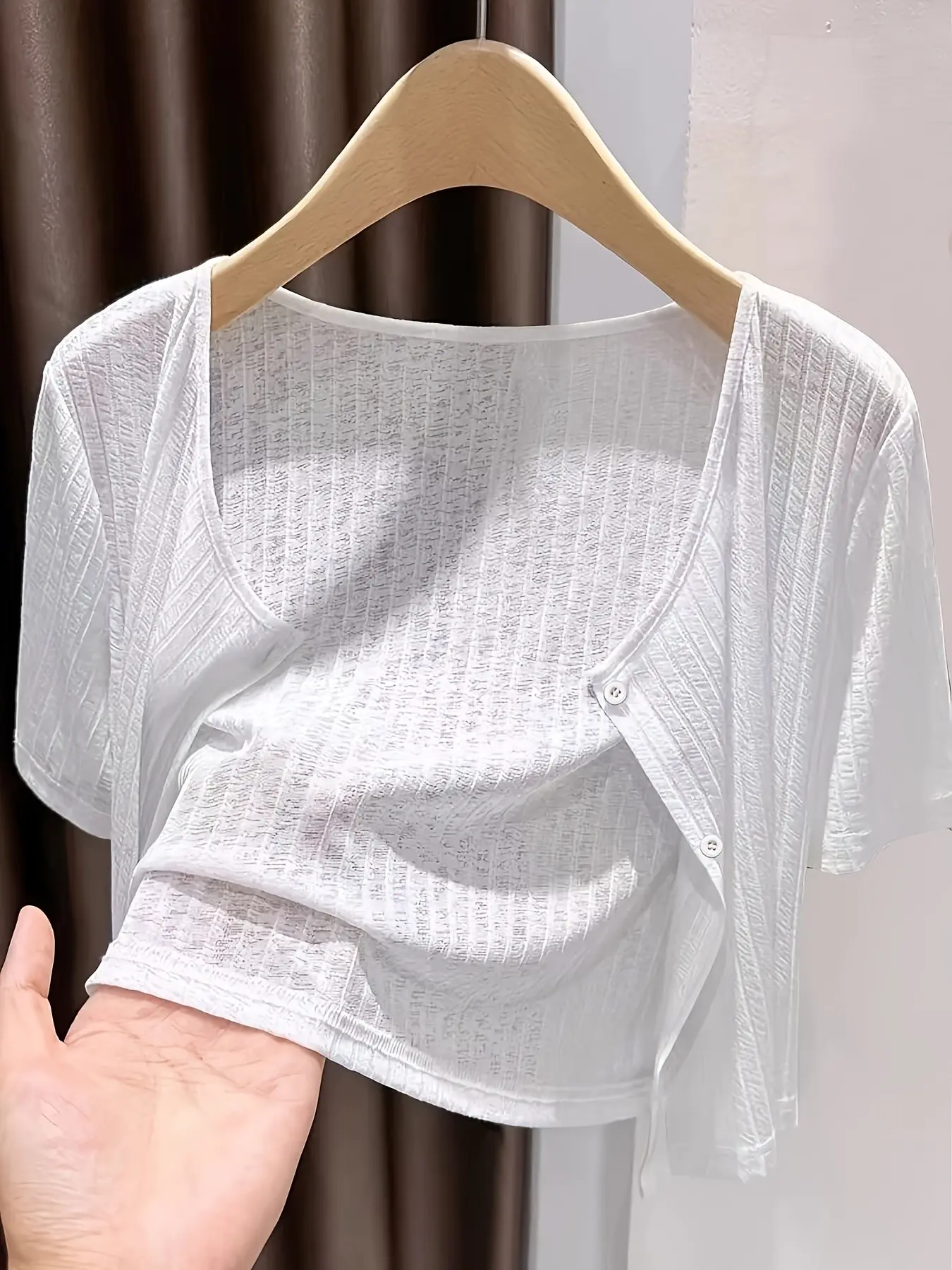 Summer Outerwear Capelet Short Sleeve Sun Protection Knit Lightweight Cardigan Small Coat for Women, Stylish and Comfortable Design