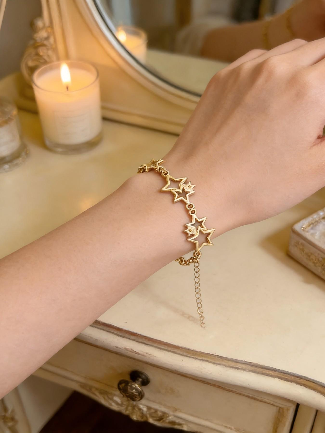 Y2K Sweet Cool Hollow Star Bracelet, Gold & Silver 2 Colors Adjustable Five-Pointed Star Metal Bracelet, European American INS Egirl Versatile Jewelry