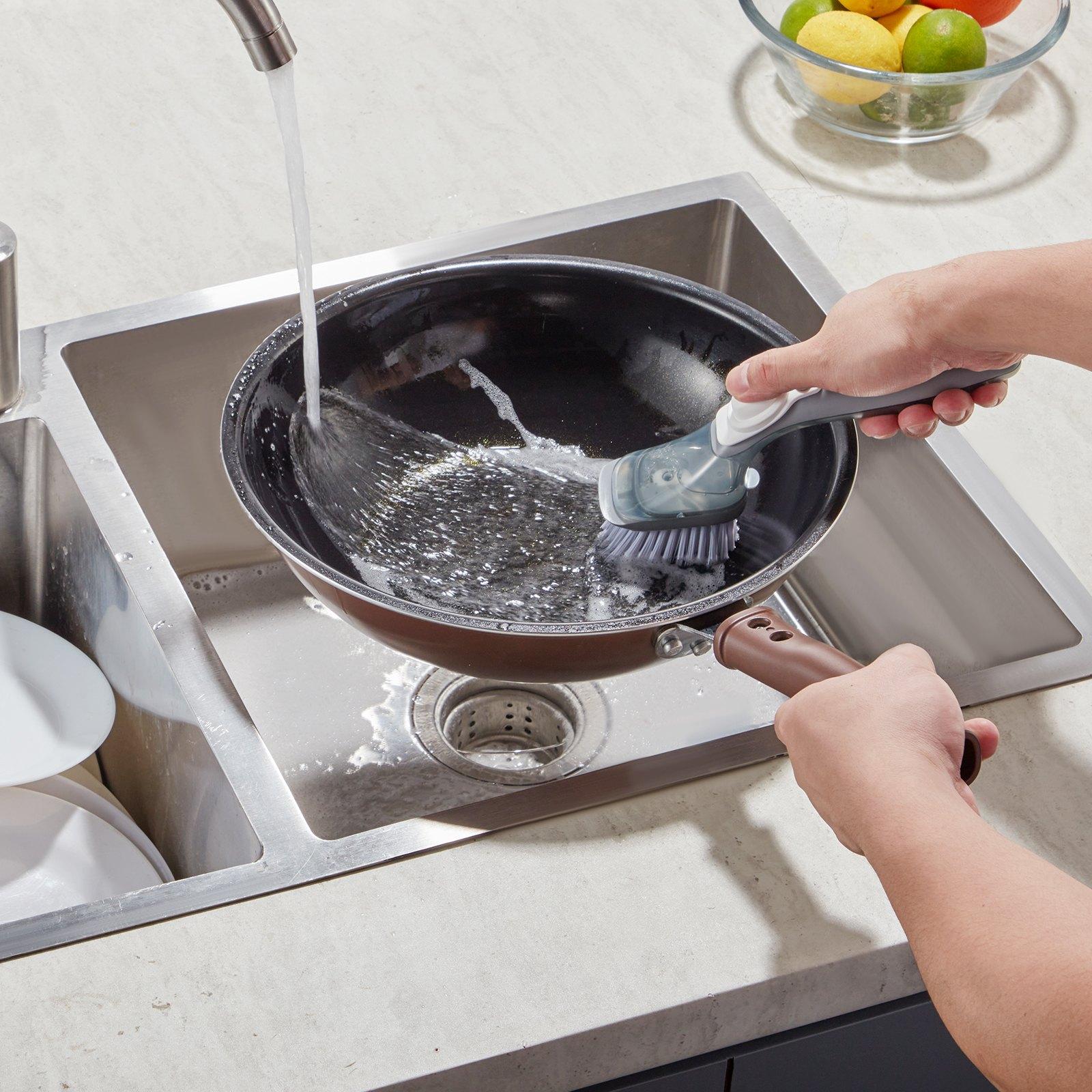 【Father's Day gift】VEVOR Soap Dispensing Dish Brush, Kitchen Scrub Brushes with 3 Brush Heads, Dish Cleaning Brushes with PP Handle and Curved Bristles, Ideal for Pots, Pans, Sink and Stove
