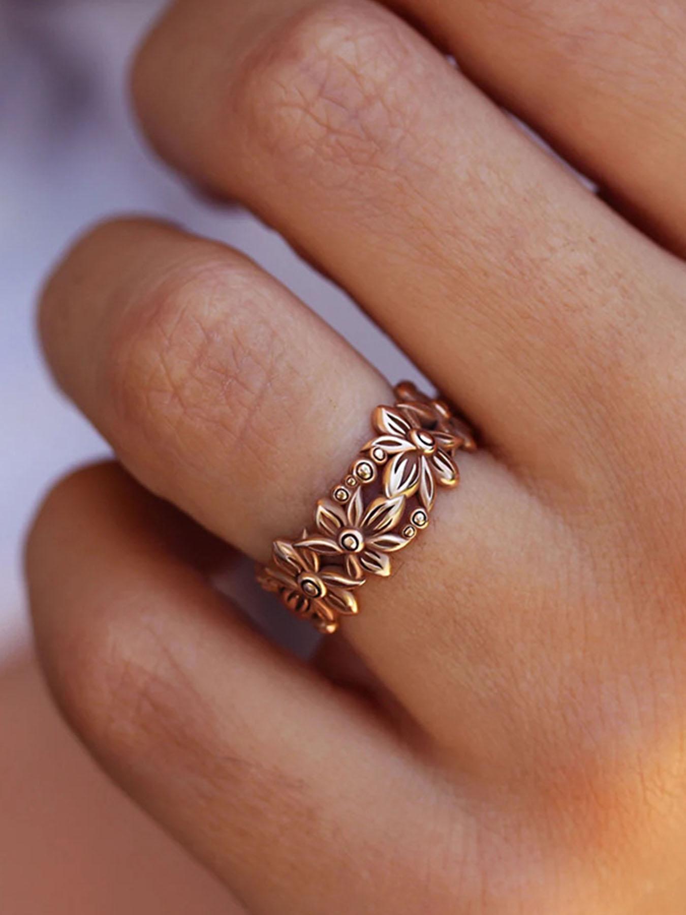 Elegant Sunflower Ring for Women, Hollow Design Daisy Flower Jewelry, Perfect Gift for Daily Wear, Stylish Floral Accessory