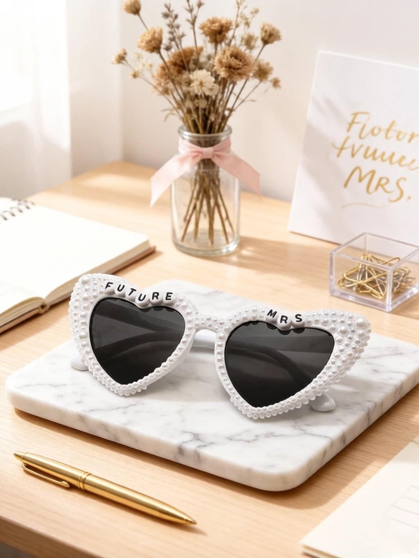 Future Mrs Pearl Heart Sunglasses, Perfect for Bachelorette Parties, Wedding Photoshoots, Stylish Sun Protection Glasses