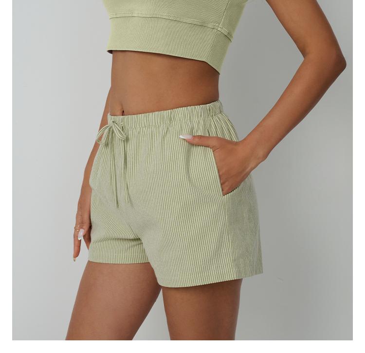 Automet Trendy and striped shorts