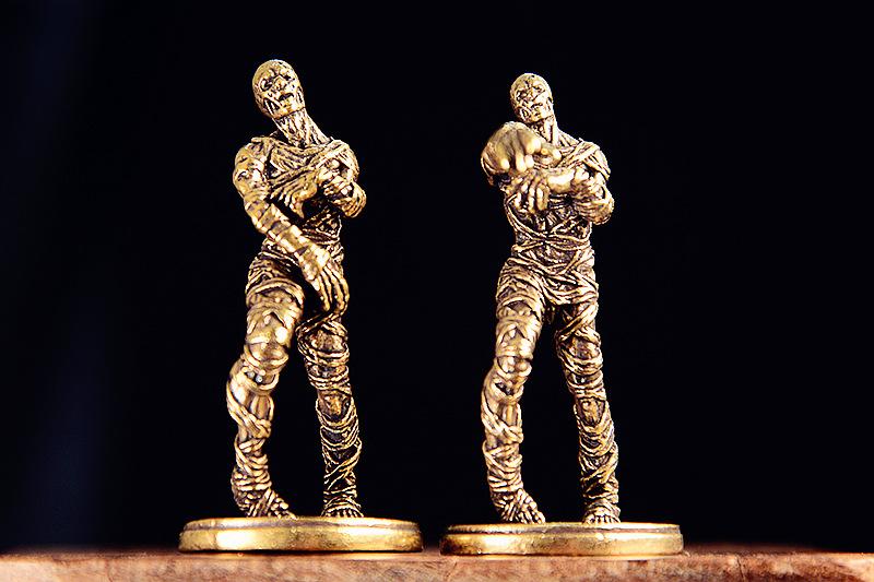 Brass Made Zombie Statue Corpse Shape Figurine Vintage Golden Metal Walking Dead Miniature Display with Base Home Decor Ornament