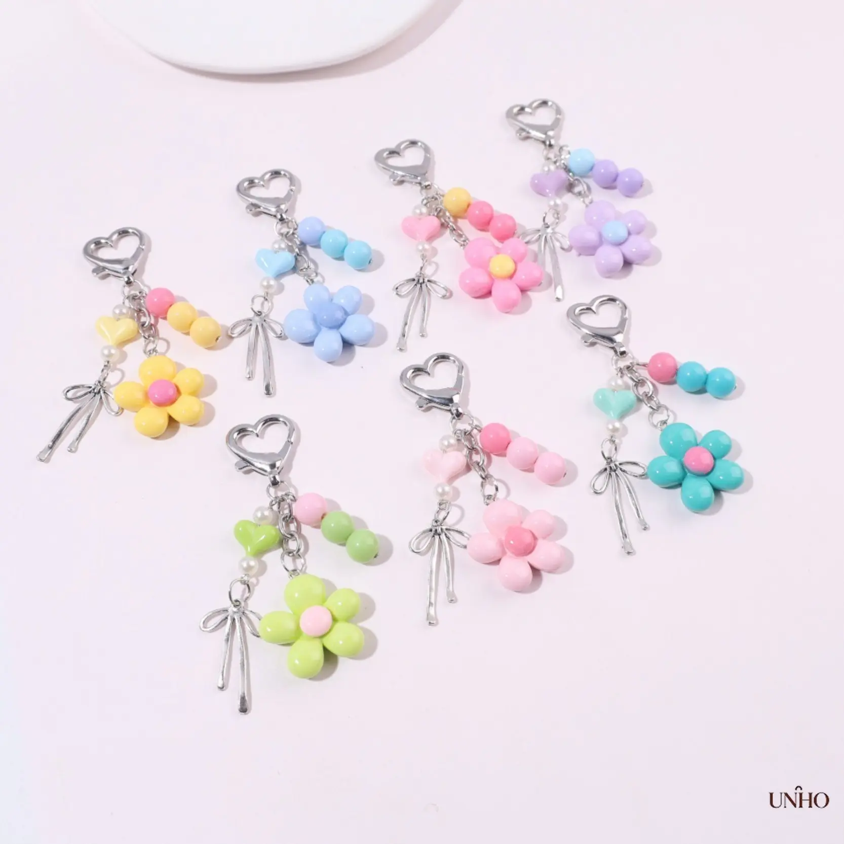 Five‑Petaled Flower Resin Keychain, Creative DIY Small Pendant, Delicate Floral Ornament For Handbag Decoration, Clothing Accessory & Daily Casual Outfit Embellishment