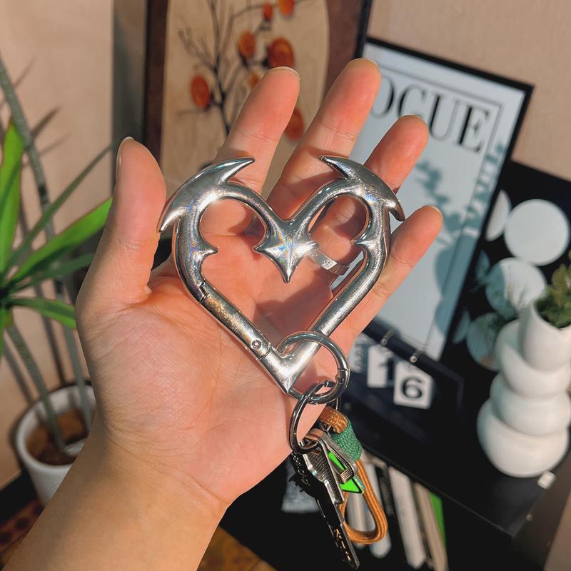 Gothic Heart Carabiner Keychain, Heavy Duty Metal Key Holder with Secure Clip, Unique Bag Charm Accessory, Bold Statement Keychain for Car Keys, Backpack & Purse Decoration, Stylish Gift for Men Women Teens, Everyday Carry Accessory