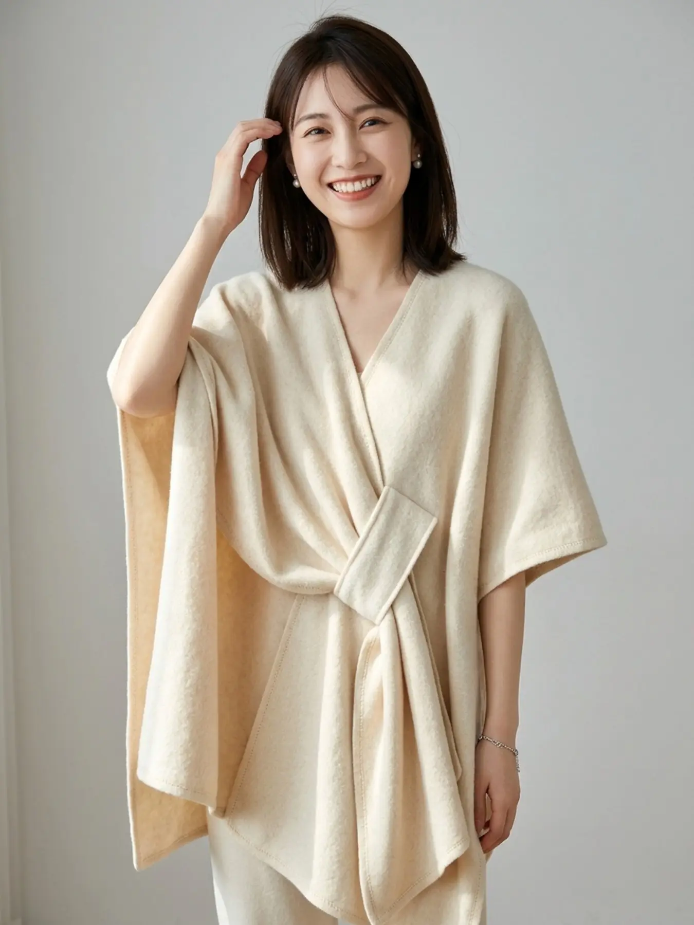 New Winter Faux Fur Cape Coat, Plain Long Loose-Fit Japanese Style Outerwear, Fall & Winter Fashion Accessory, Unlined Design
