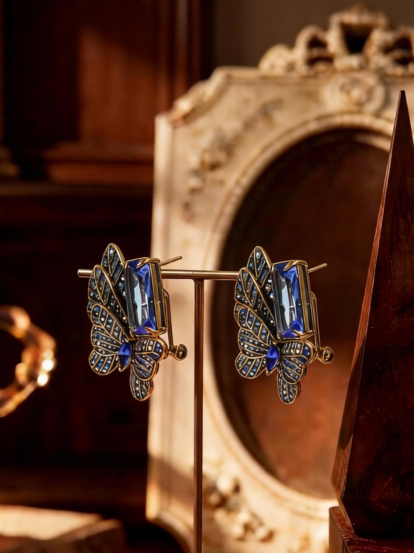 1 pair of retro and elegant blue diamond studded earrings, suitable for daily commuting, vacation and dating, and also a surprising and exquisite small gift.