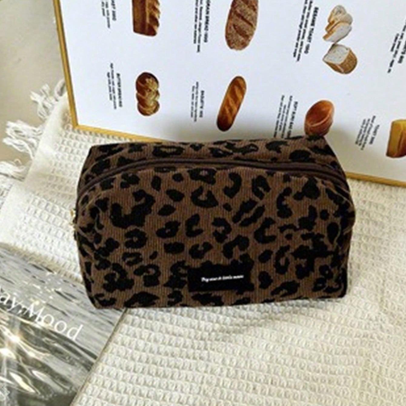 Large Capacity Leopard Print Makeup Bag, Gold Animal Pattern Cosmetic Storage, Cosmetics Organizer, Durable Polyester Material, Ideal for Women, Teens, Travelers, Vanity Makeup Organizer