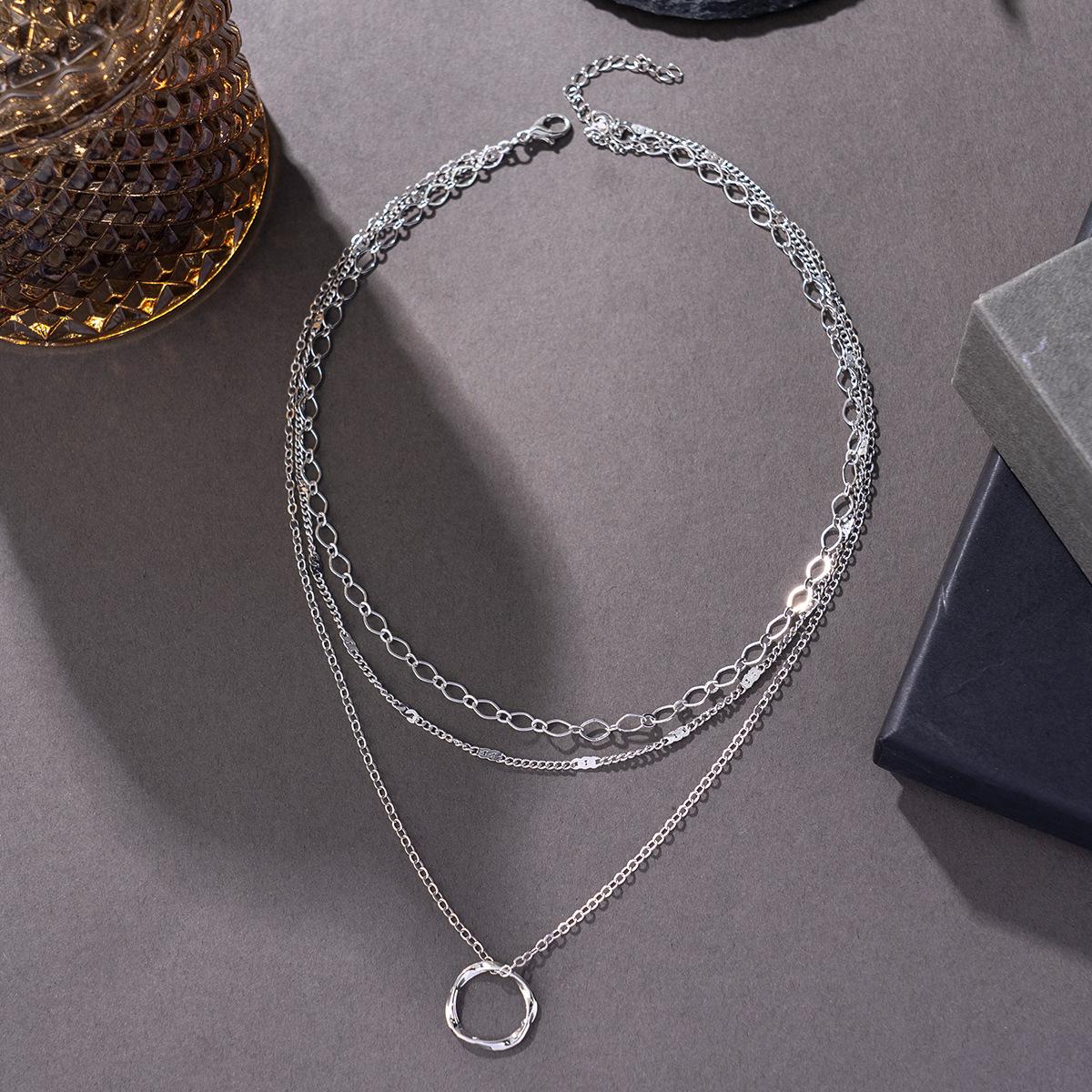 A Three-layer Fashion Round Pendant Multi-layer, Stylish Adjustable Alloy Clavicle Necklace, Women's Necklace Set Chain Simple And Versatile Multi-layer Clavicle Chain Necklace, Adjustable Choker