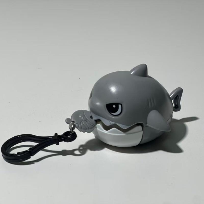 Pull String Shark Keychain, Creative Stress Relief Small Shark Pendant, Pull Rope Keyring, Fun and Unique Accessory