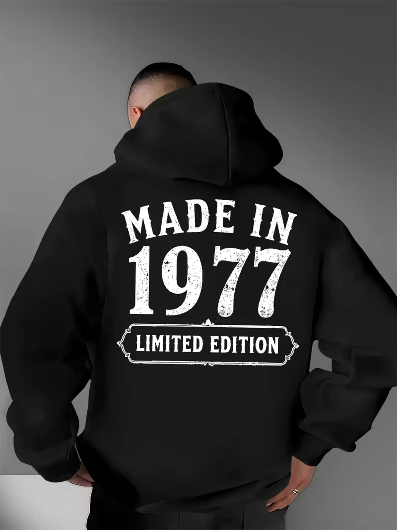Men's versatile casual pullover hoodie with limited 1977 graphic print, fashionable sweatshirt for home leisure and outdoor daily wear.