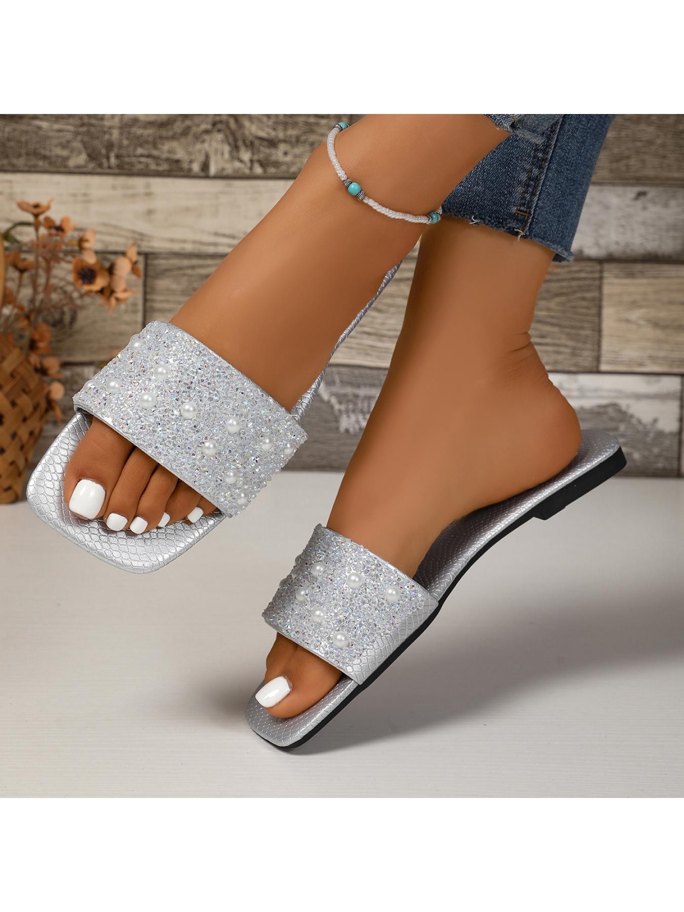 Women's slippers with pearl and rhinestone design, shiny flat slippers, comfortable and essential for home wear and dating.
