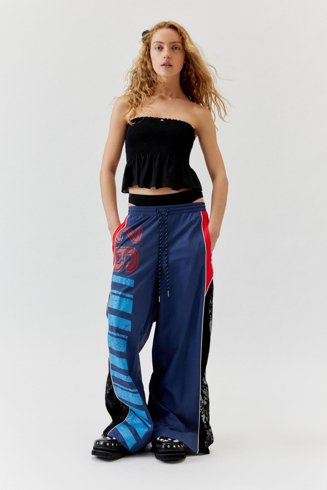 GGFL Women's Blue & White Stripe Smocked Tube Top, Strapless Ruffle Hem Peplum Crop Top for Summer.Elegant Light Blue Stripe Smocked Strapless Top, Shirred Ruffle Hem Peplum Crop Top for Daily Wear