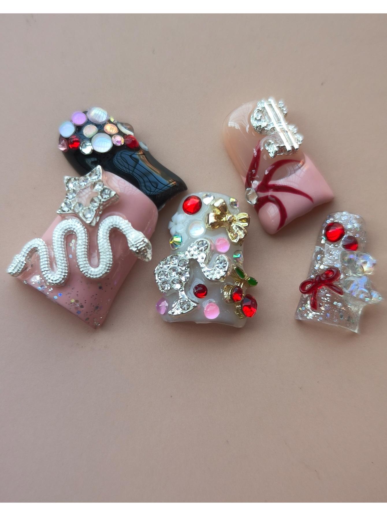 Y2K Style Punk Handmade Nails, Medium Length, Glossy Finish, Snake and Coin Patterns, Party and Daily Wear, Perfect Gift