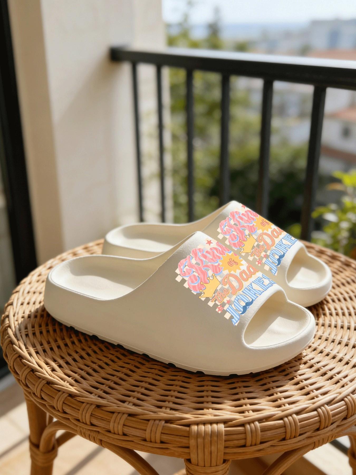 King of the Dad Jokes Dad Jokes King Checkerboard Print Coconut Sandals Cloud-Feel American Retro Fun Trendy Style Unisex Father's Day Funny Gift Daily Wear Thick Sole Non-slip Soft Comfortable All-Season Home Bathroom Outdoor