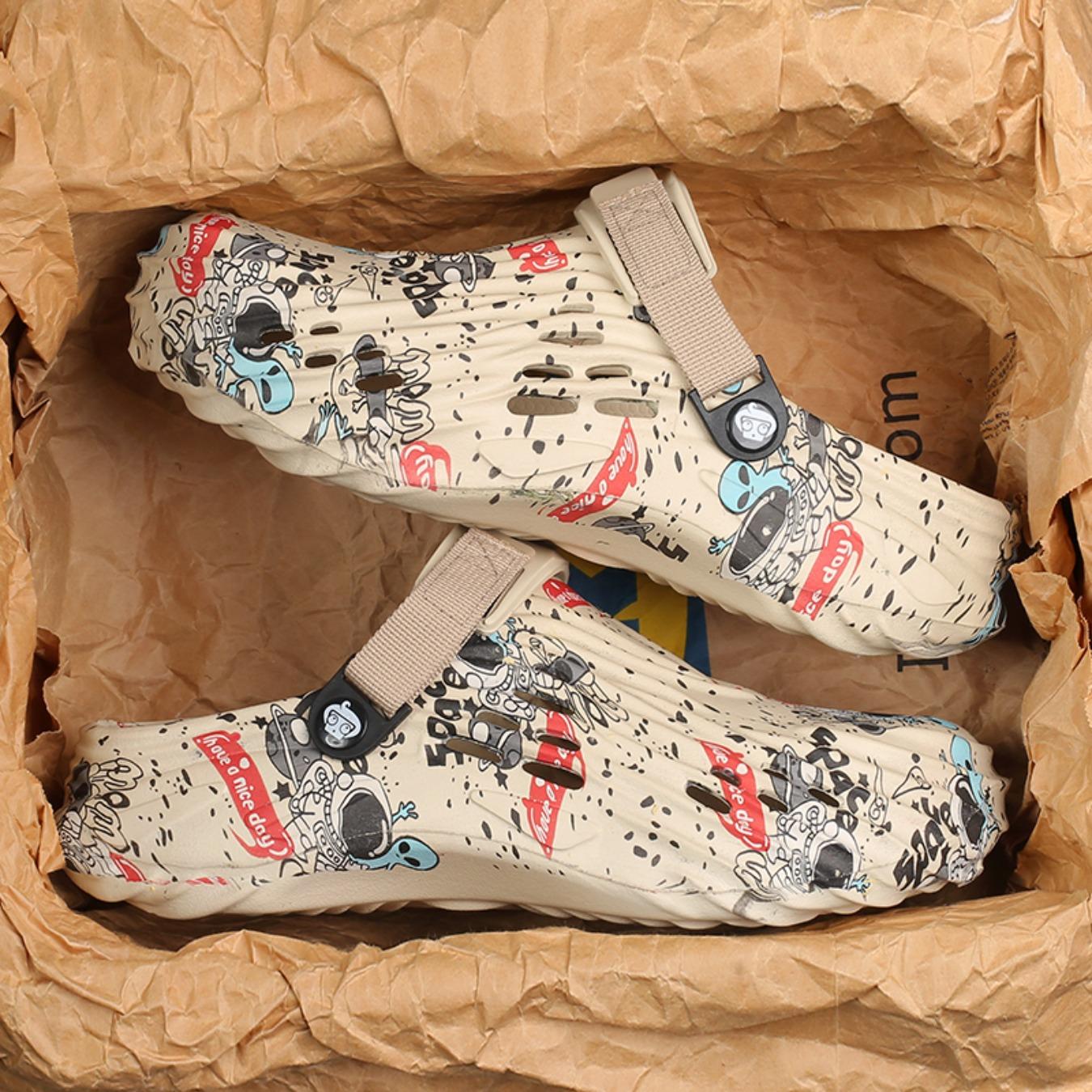 Men's Cave Shoes 2026 New Summer Outdoor Beach Shoes Sports Baotou Slippers Soft Sole Comfortable Wade Sandals