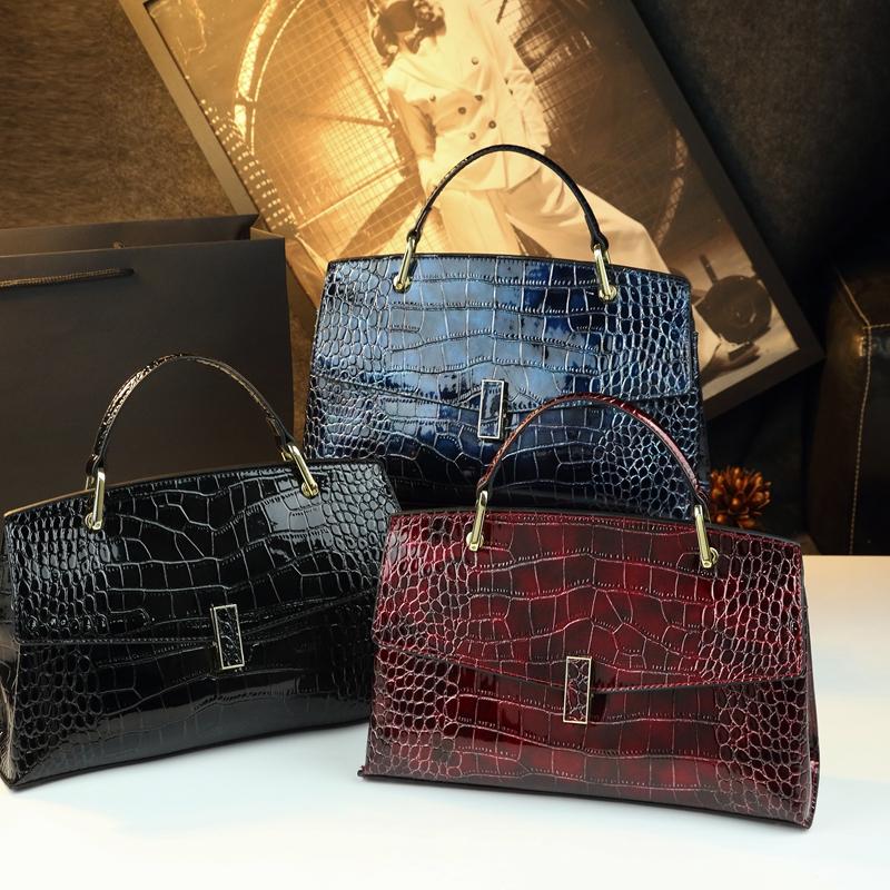 Luxury Wine Crocodile Texture Handbag, High-End Commuter Crossbody Bag, Elegant Mother Bag, Large Capacity Shoulder Bag