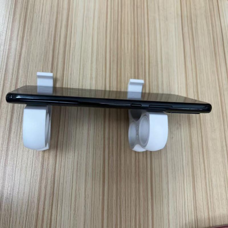 The innovative multi-functional ergonomic phone holder accessory integrates an all-in-one stand, which can be used together and is suitable for various scenarios as a phone holder.