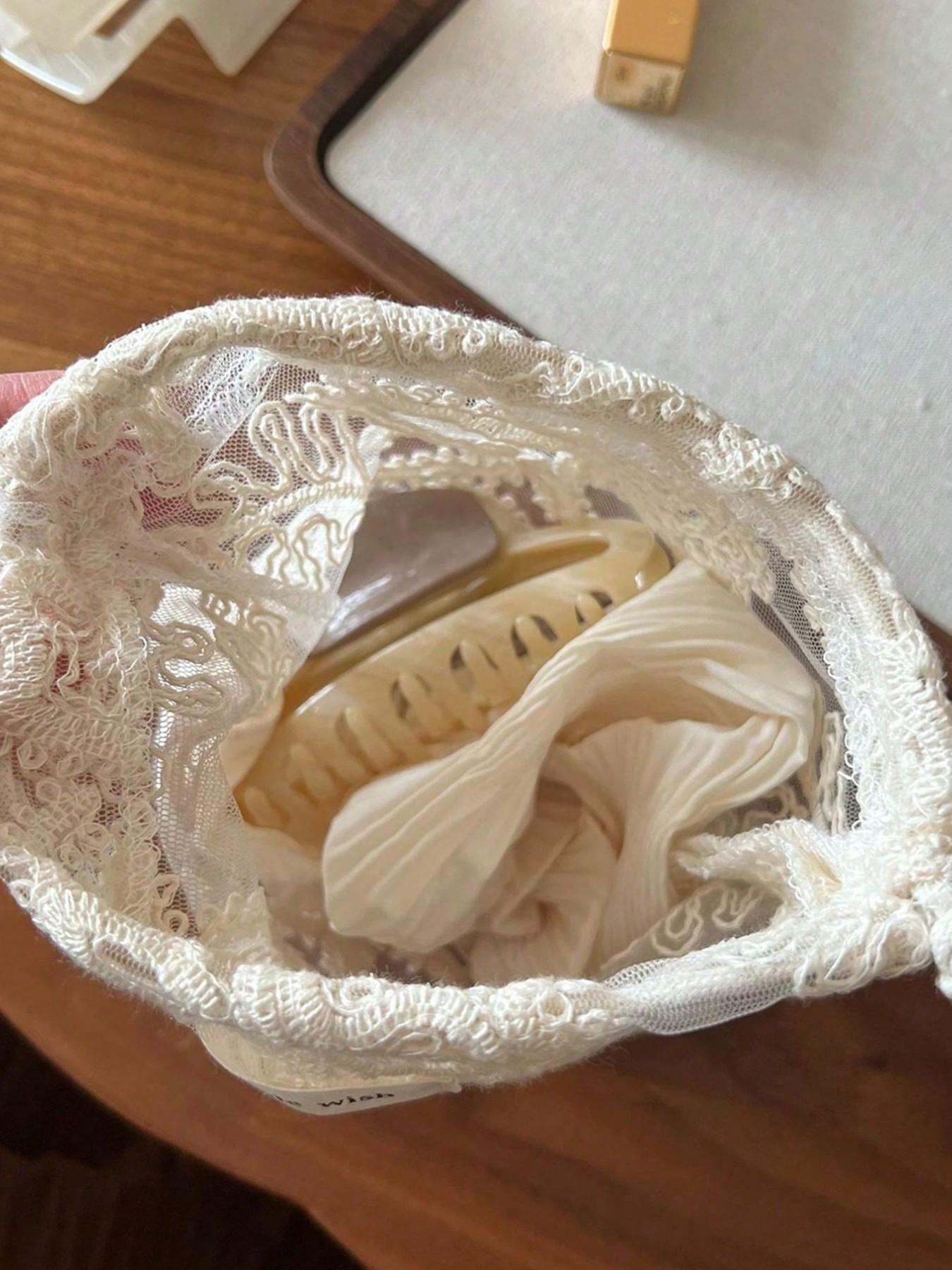 Vintage Art Apricot Lace Embroidered Makeup Bag, Single Layer Drawstring Small Pouch, Large Capacity Portable Storage Bag, Travel Essential Gift Bag