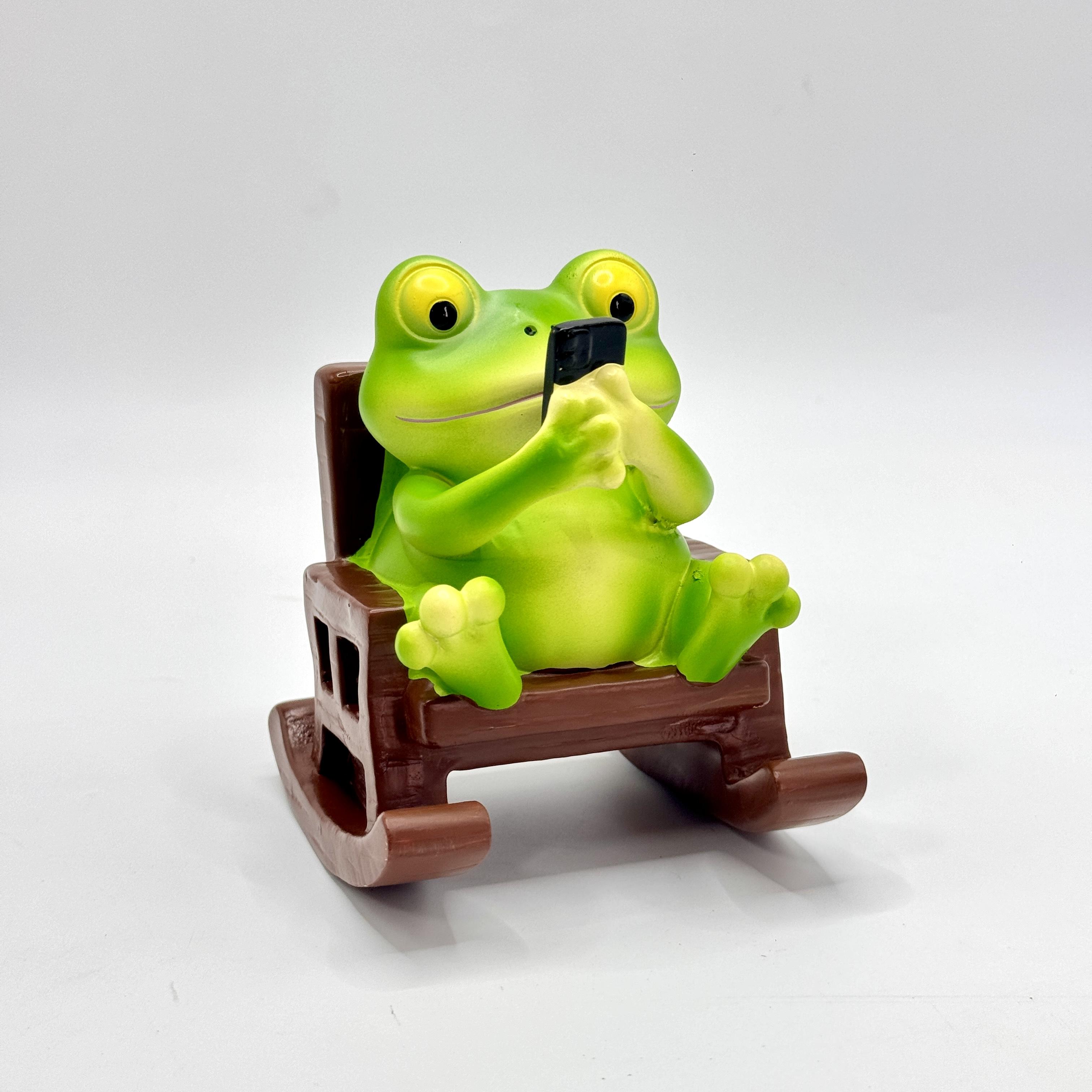Cute Lazy Frog Rocking Chair Ornament, Trendy Smartphone Playing Pet Design, Desk Office Stress Relief Decorative Item