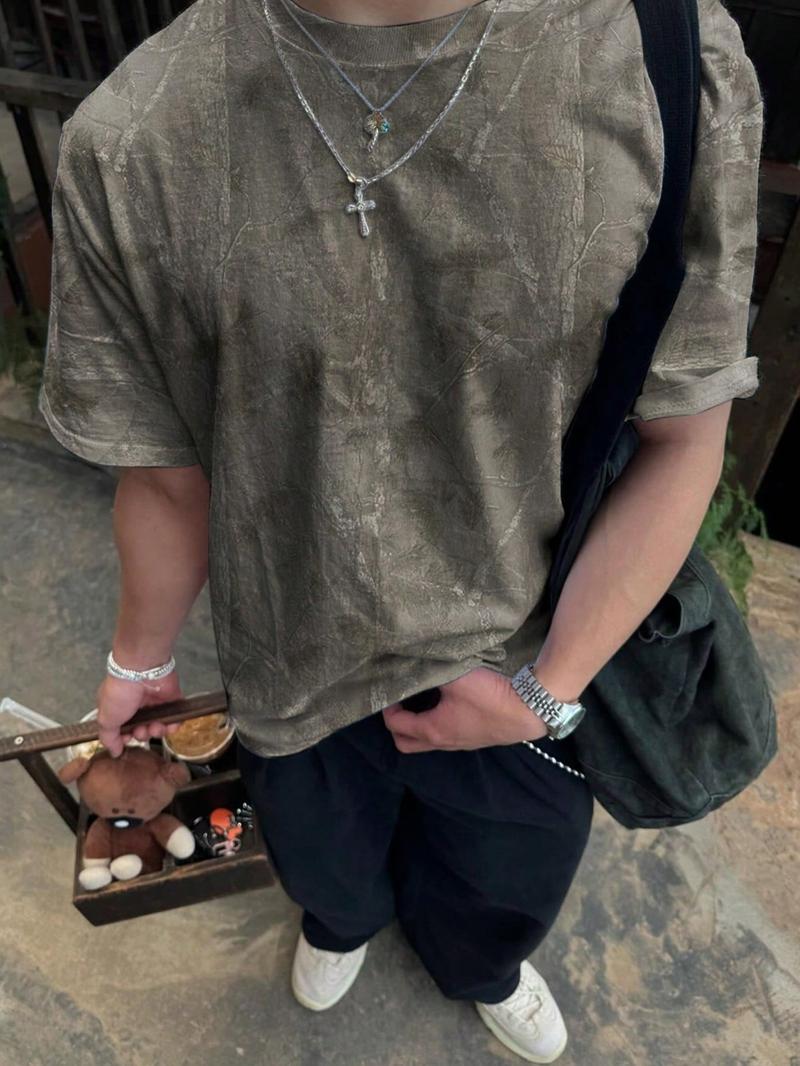 Unisex Camouflage Print T-Shirt, Short Sleeve Casual Style, Organic Fabric, Fitted Design, Summer Fashion for Daily Wear