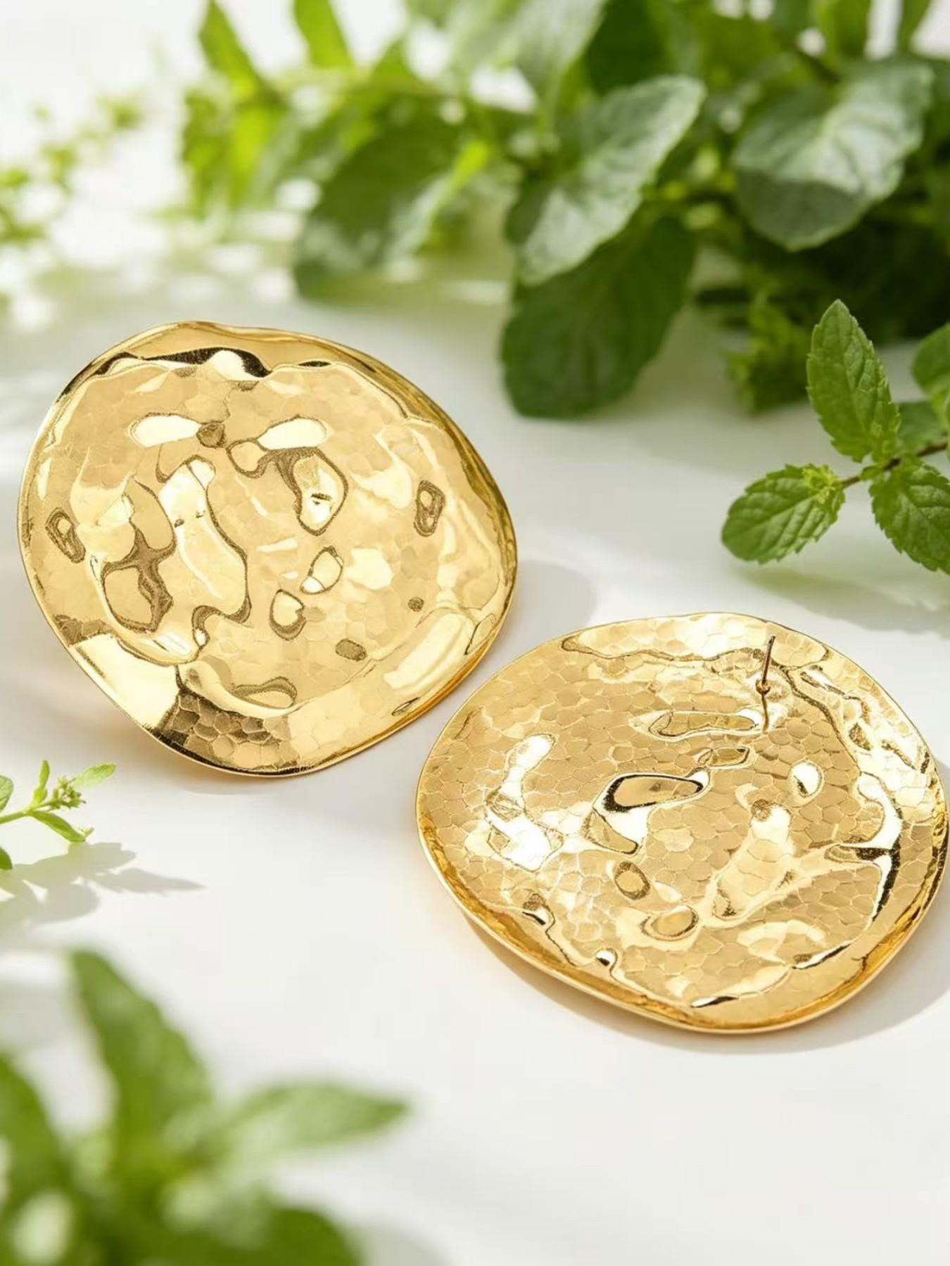 European and American Exaggerated Hammer Texture Convex Metal Large Round Earrings, Bold Statement Jewelry for Women, Fashionable Accessories