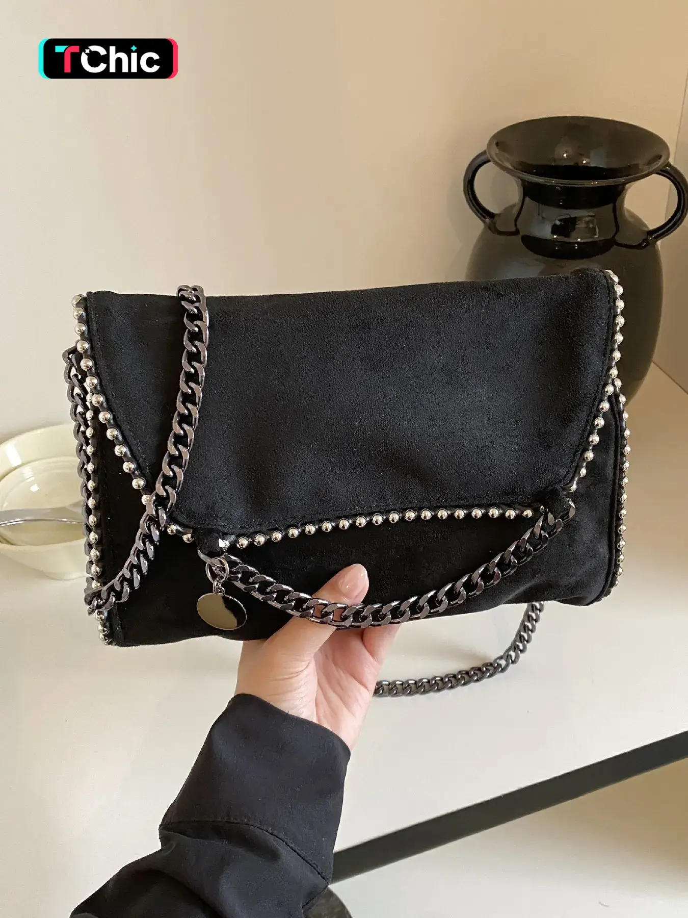 Vintage studded trim crossbody bag; high-end metal chunky chain flap underarm bag; outdoor shopping daily commuting shoulder bag